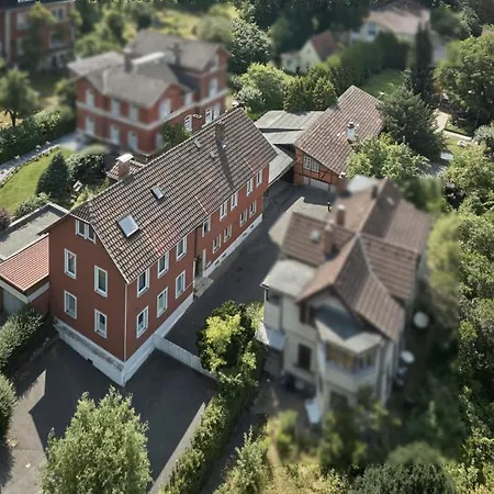 Leopold'S Apartments Mit Garten Und Vesteblick Mitten In Coburg Exterior photo
